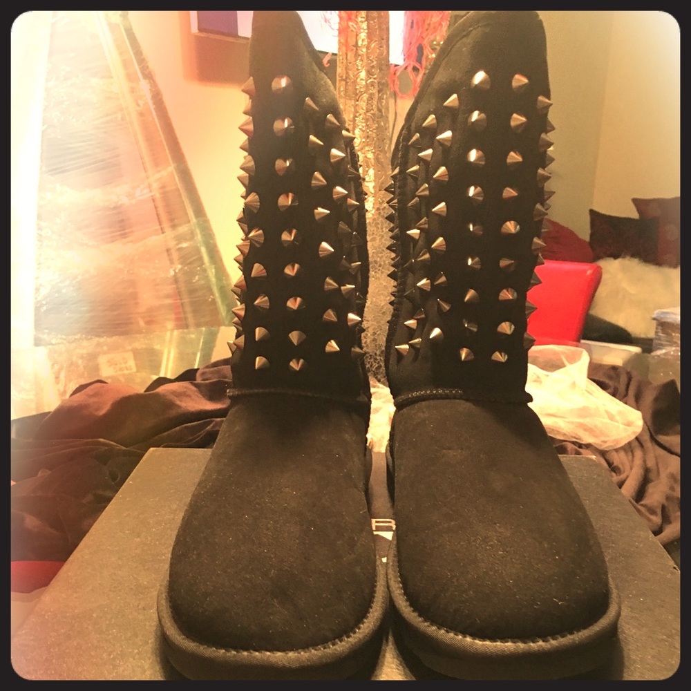 Australia Luxe Pistol Studded Boot (Size 9)
